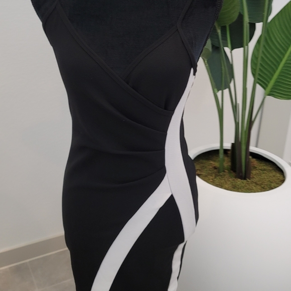 Black and white Spaghetti strapped dress - Picture 6 of 8